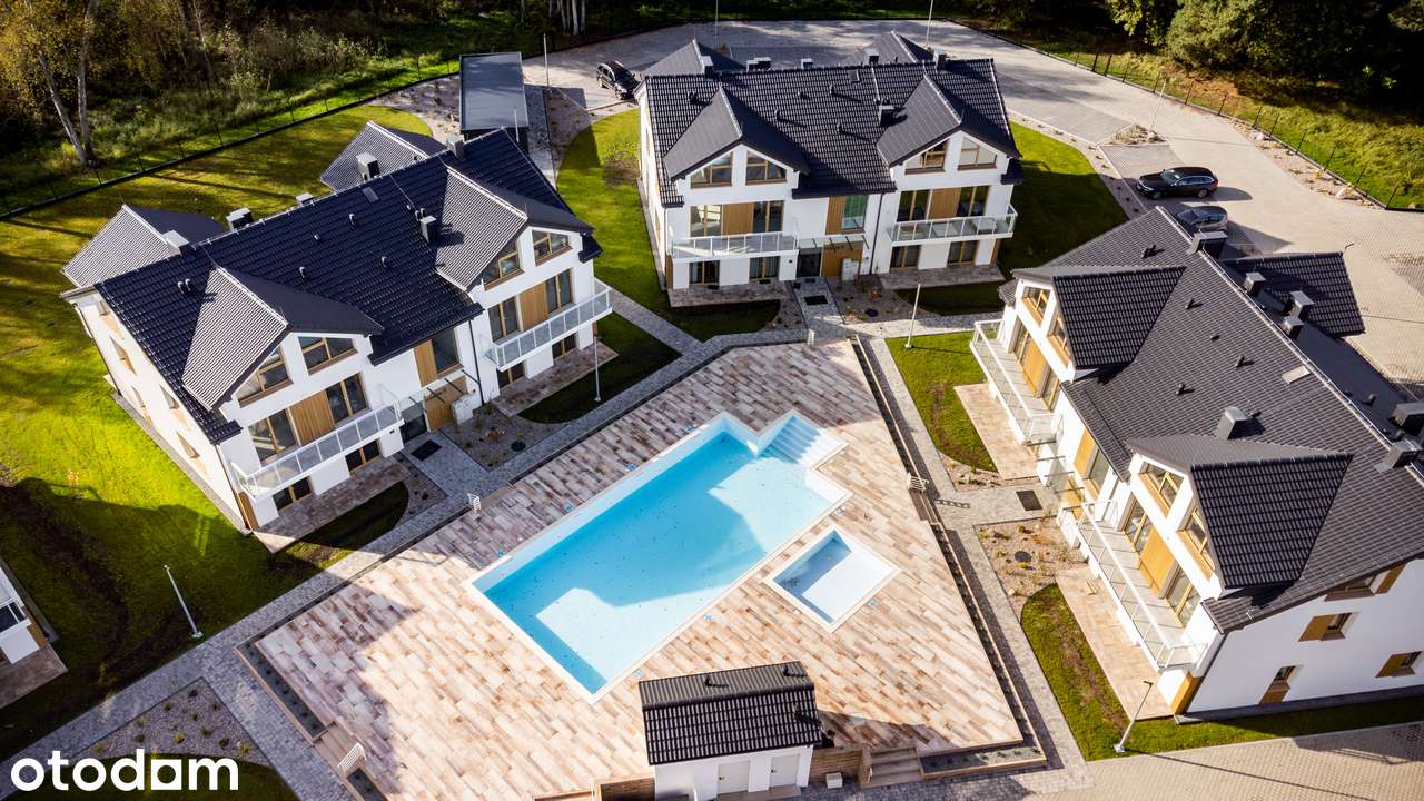 Apartament 52 m2 z antresolą, balkonem i dostępem do prywatnego basenu