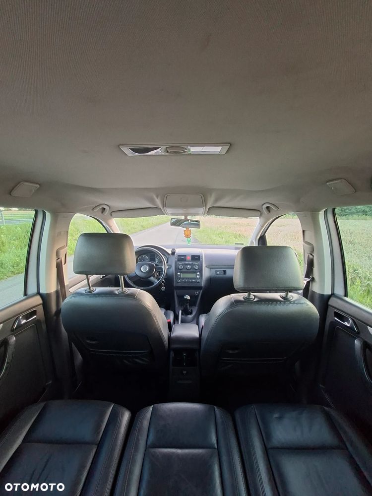 Volkswagen Touran 2.0 TDI Highline - 6