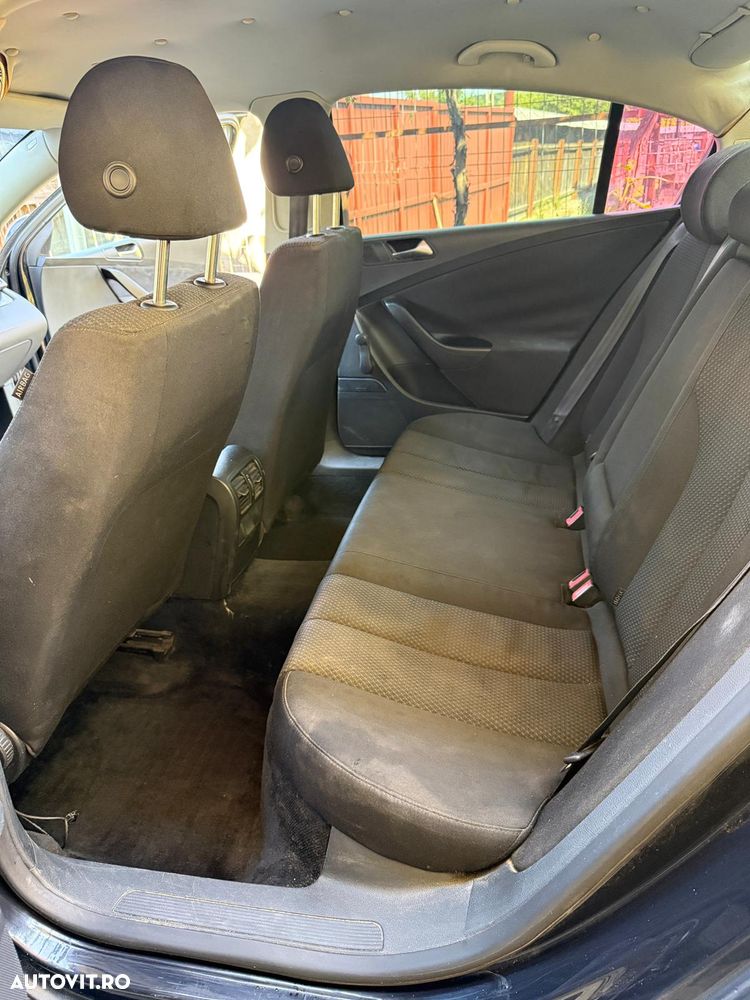 Volkswagen Passat - 14