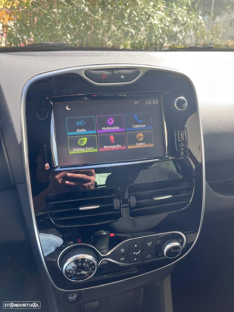 Renault Clio 1.2 16V Confort 130g - 16