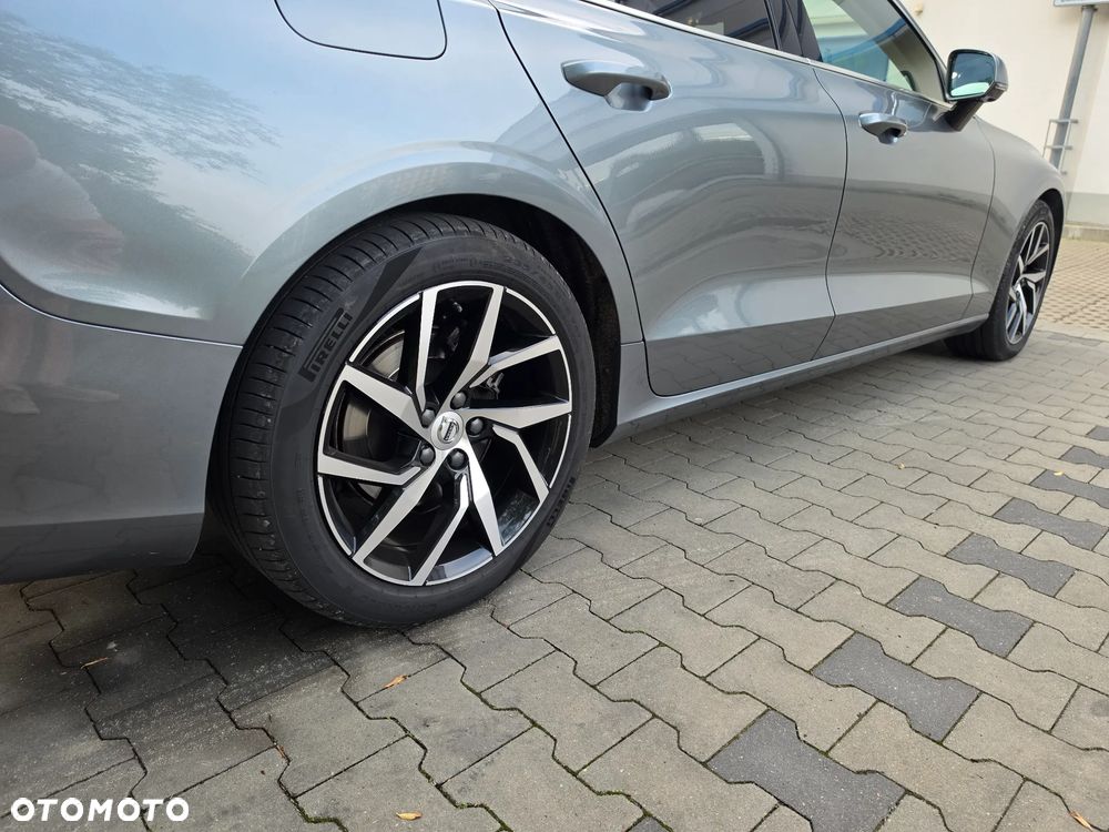Volvo V60 D4 Momentum - 8