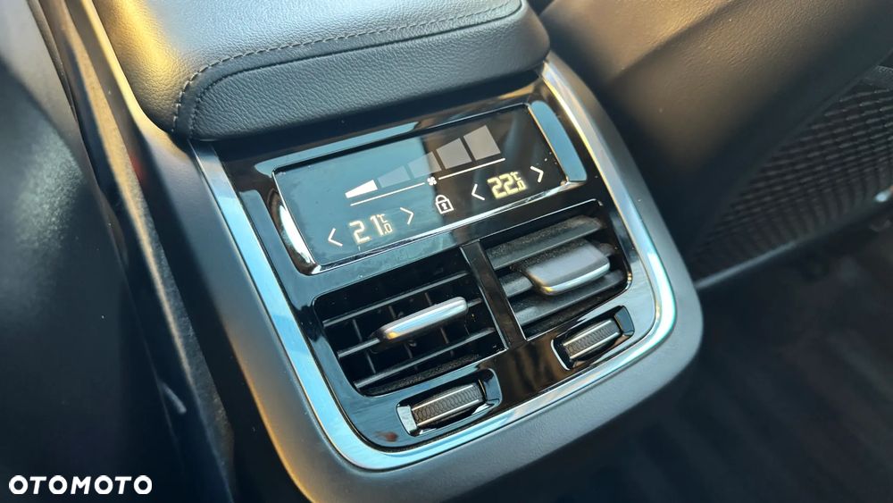 Volvo XC 60 D4 Momentum Pro - 30