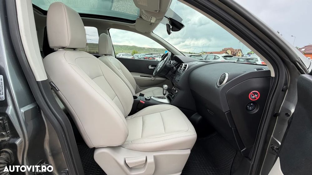 Nissan Qashqai 2.0 DCI 4 x 4 DPF Aut tekna - 24