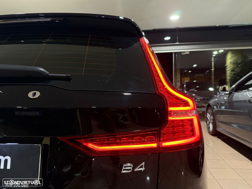 Volvo V60 2.0 B4 Momentum Geartronic - 30