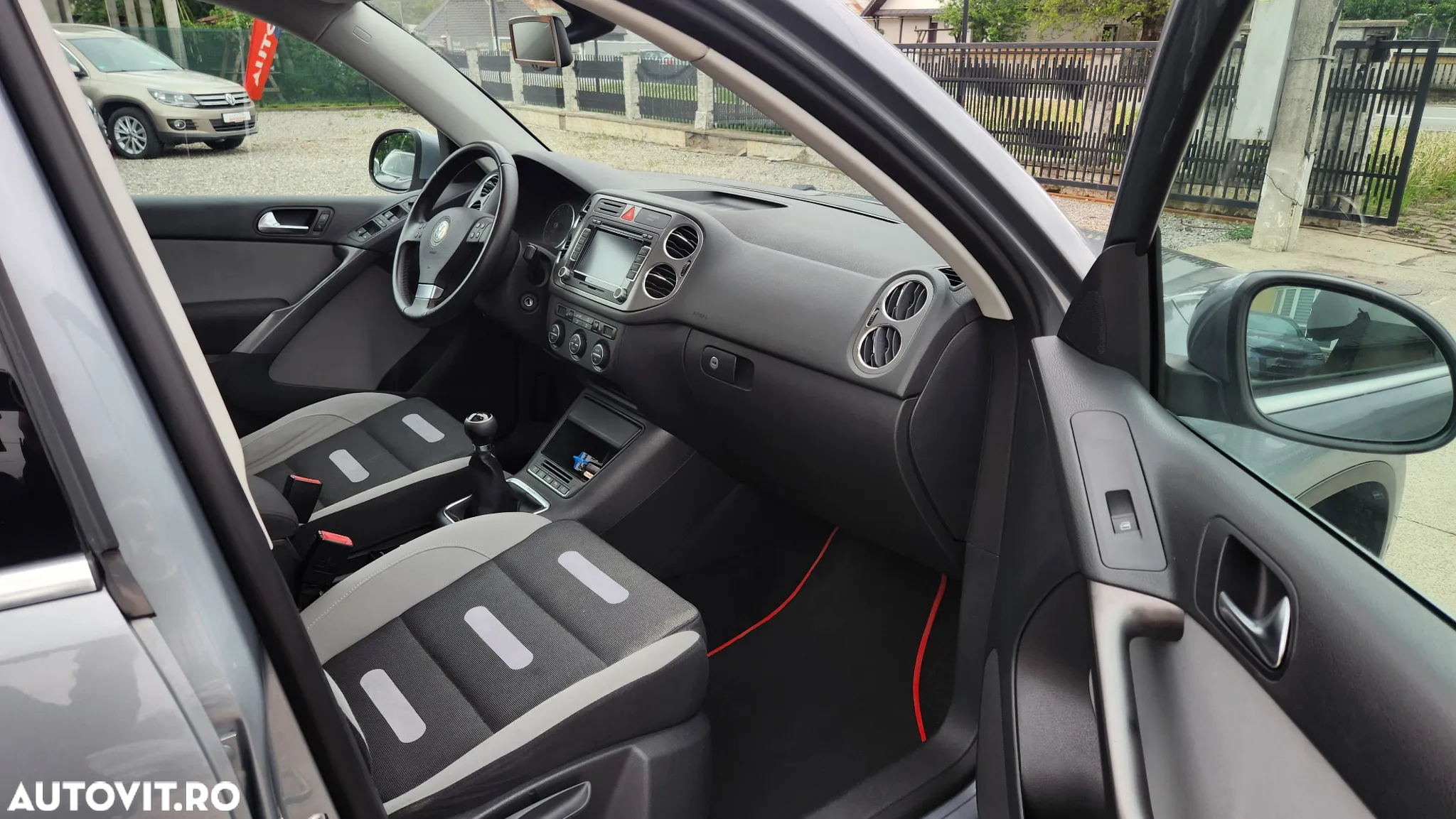 Volkswagen Tiguan 2.0 TDI DPF 4Motion Sport & Style - 13