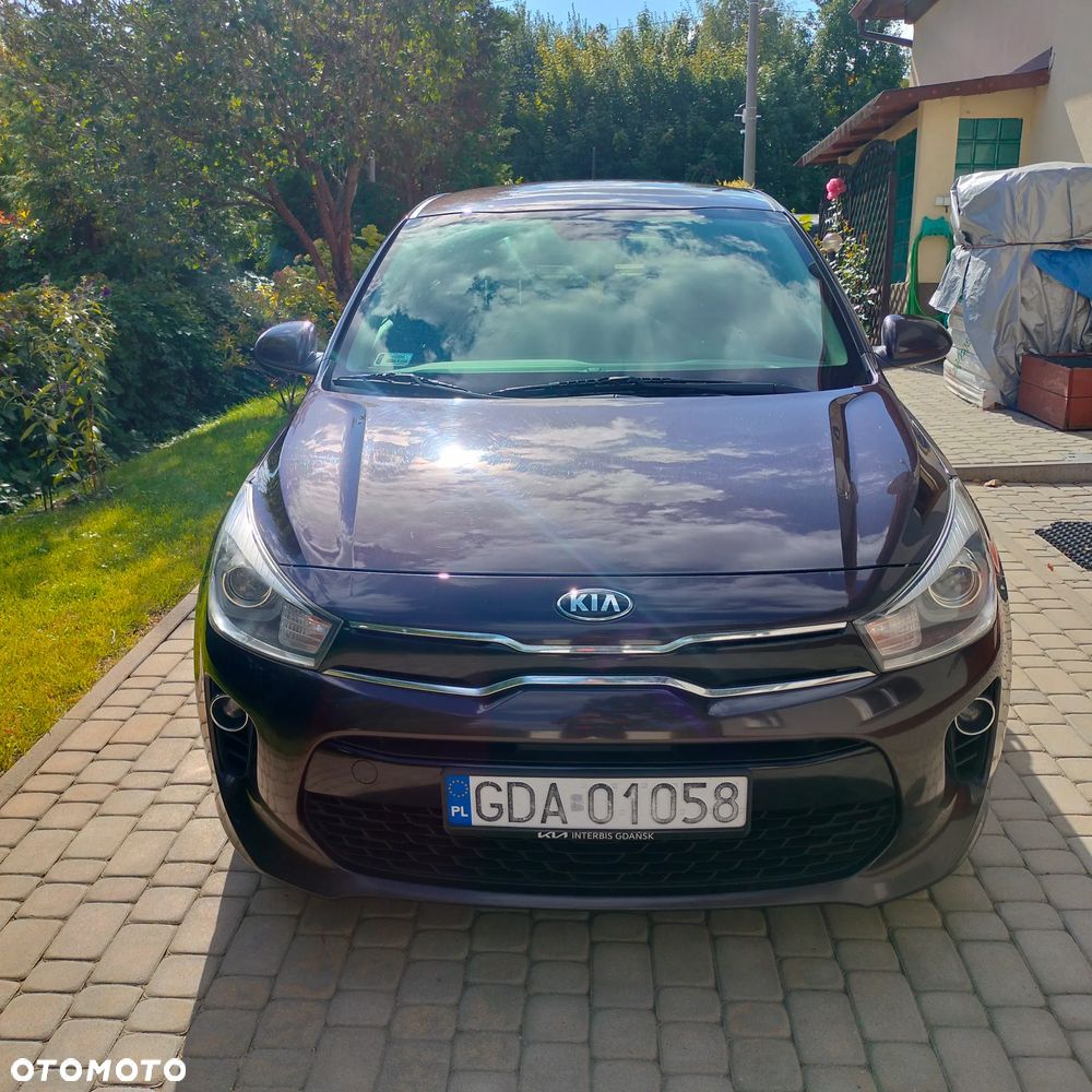 Kia Rio 1.2 L - 6