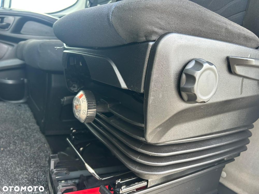 Iveco Daily 35C16 3.0 HPI Kontener 8 palet + winda 1000kg + drzwi boczne **Navi**KLIMA**Serwis**Sprowadzony** - 19