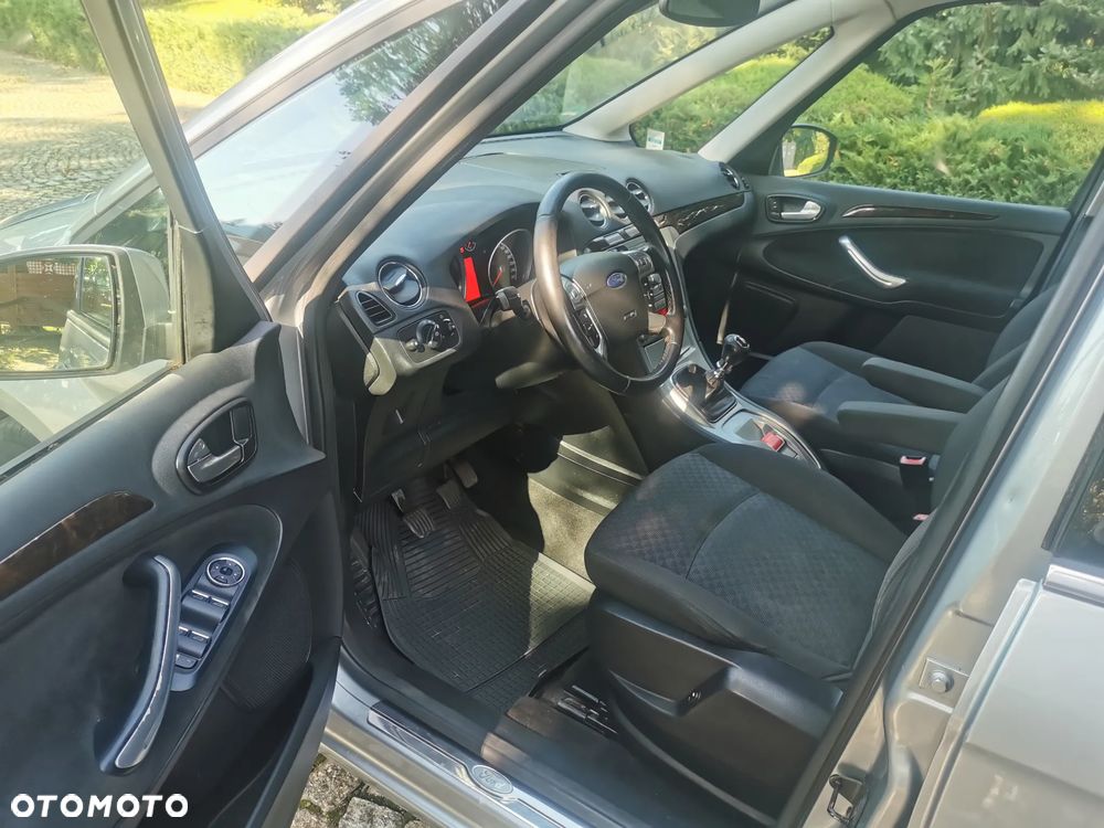 Ford Galaxy 2.0 TDCi Ghia - 9