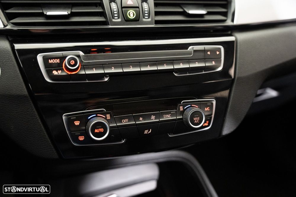 BMW X1 25 e xDrive Corporate Edition - 8