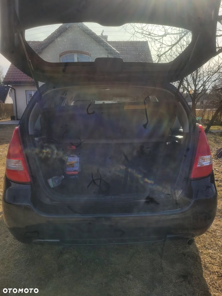 Suzuki Liana 1.6 - 11