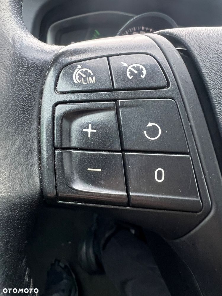 Volvo V60 D3 Momentum Core - 23