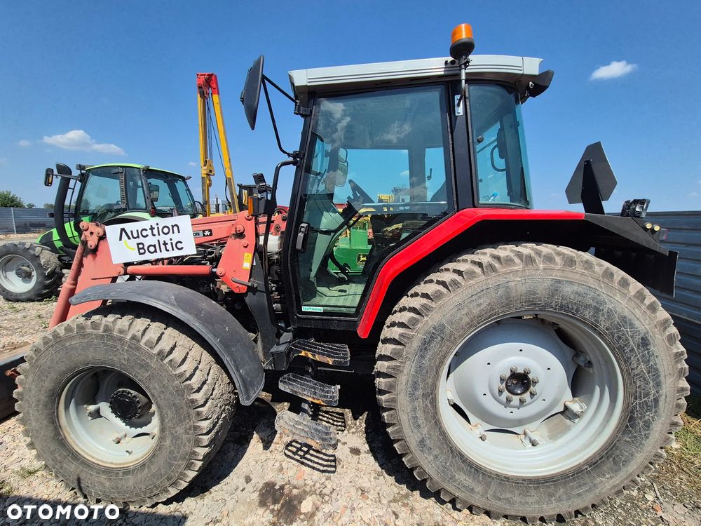 Massey Ferguson - 2