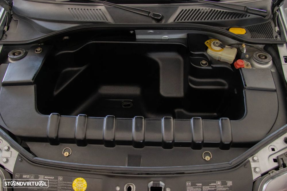 Renault Clio 3.0 V6 Sport - 42