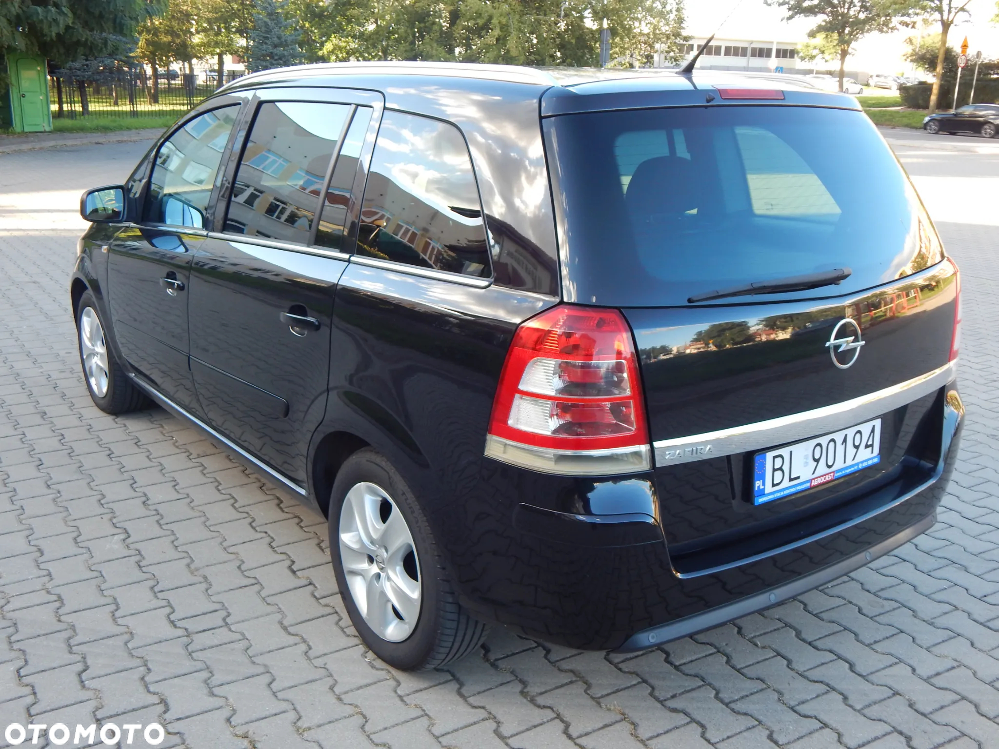 Opel Zafira 1.8 Cosmo - 3