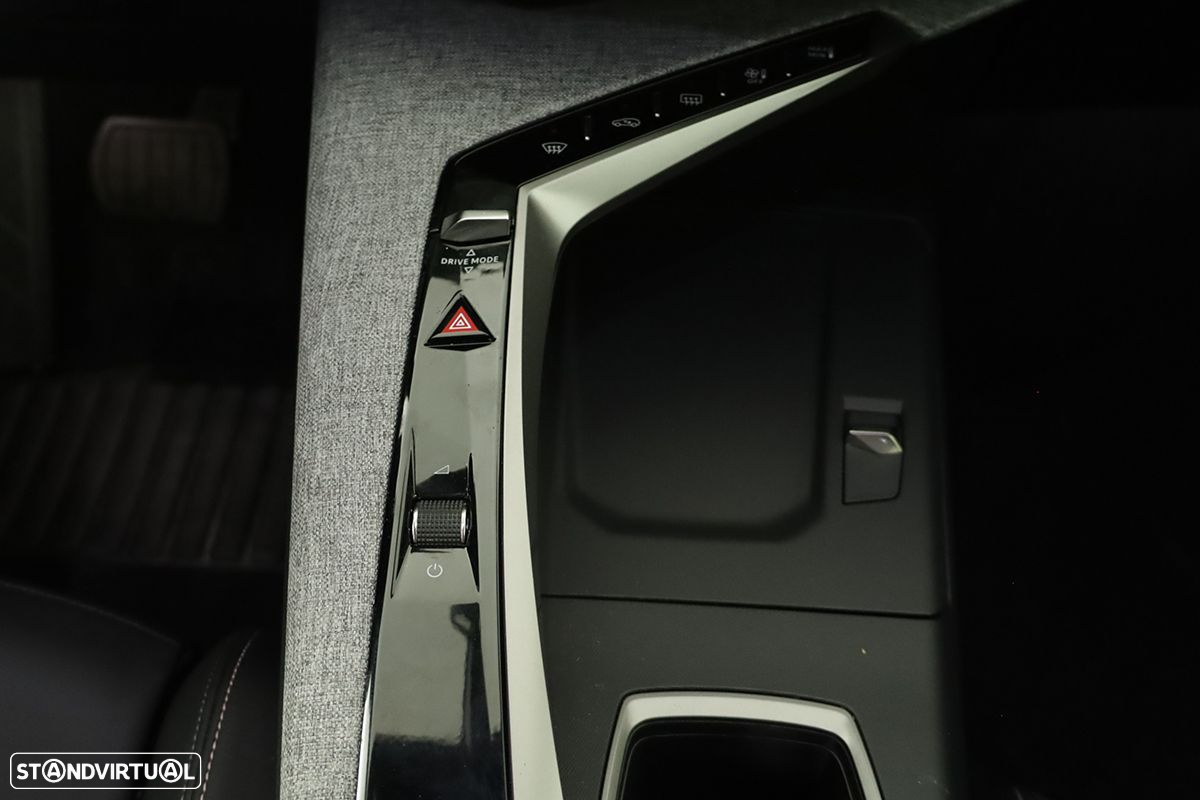 Peugeot 3008 1.2 Hybrid Allure e-DCS6 - 15