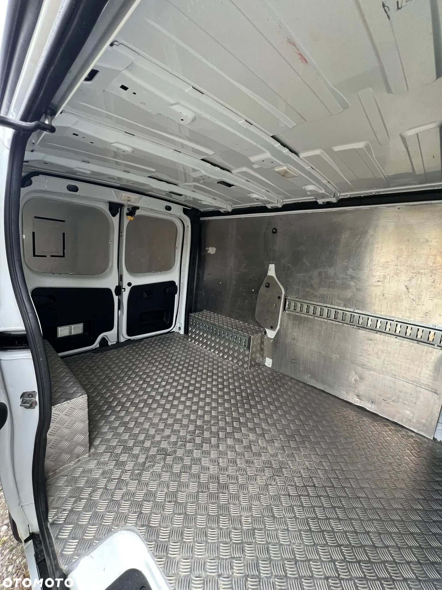 Opel Vivaro - 9