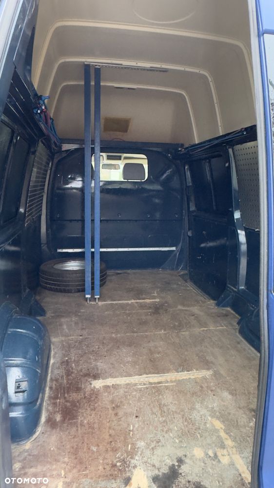 Volkswagen T5 - 4