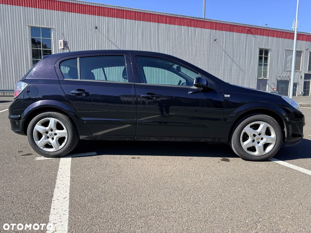 Opel Astra 1.6 Edition 111 Jahre - 15