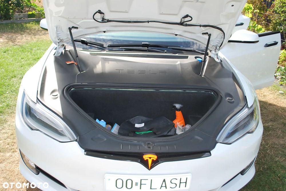 Tesla Model S - 29