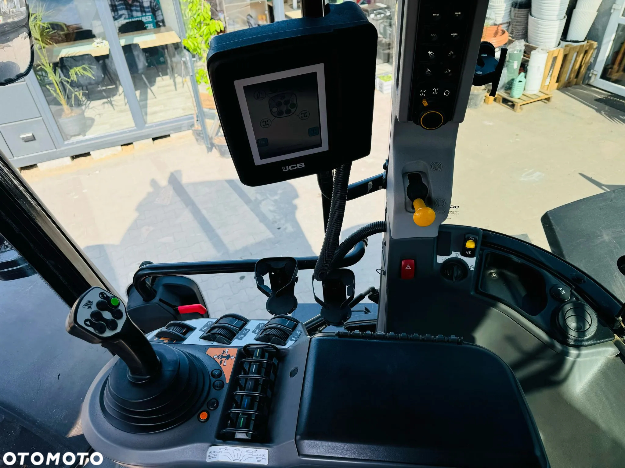 JCB Fastrac 4220 - 17