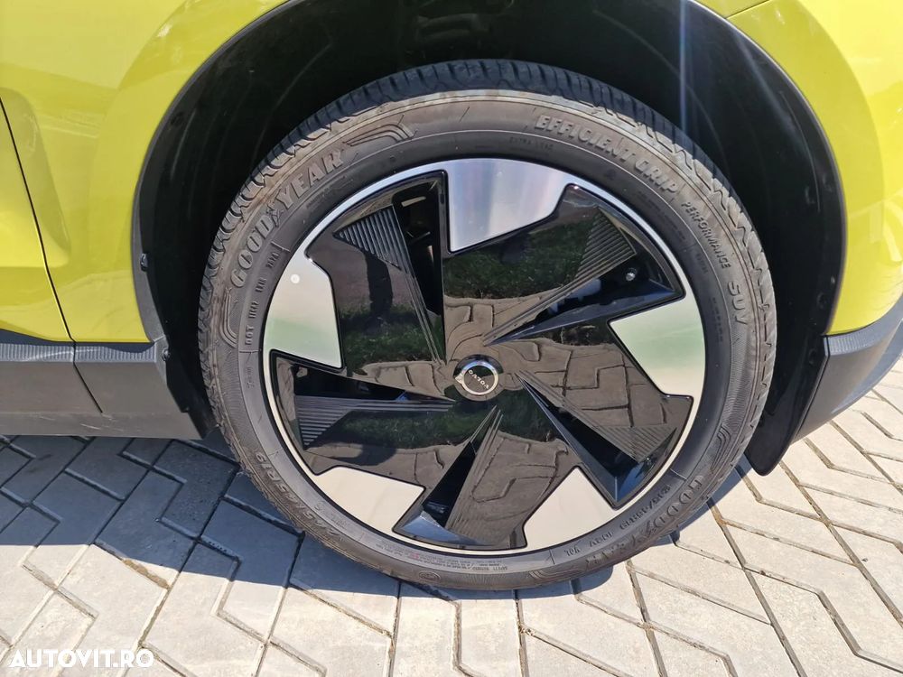 Volvo EX30 Single Motor Extended Range Plus - 4