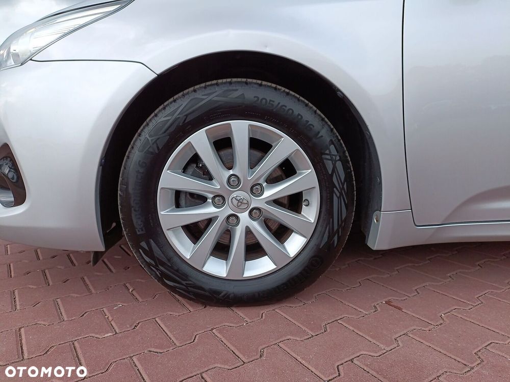 Toyota Avensis 1.8 Active - 17