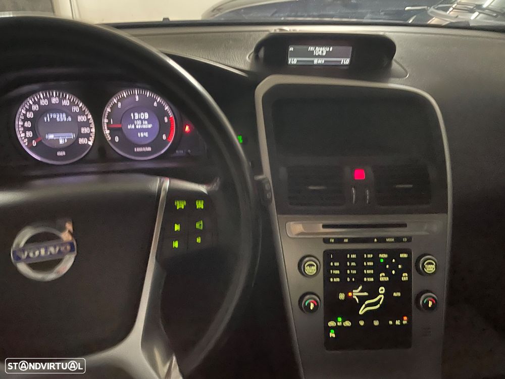 Volvo XC 60 2.4 D Drive - 11