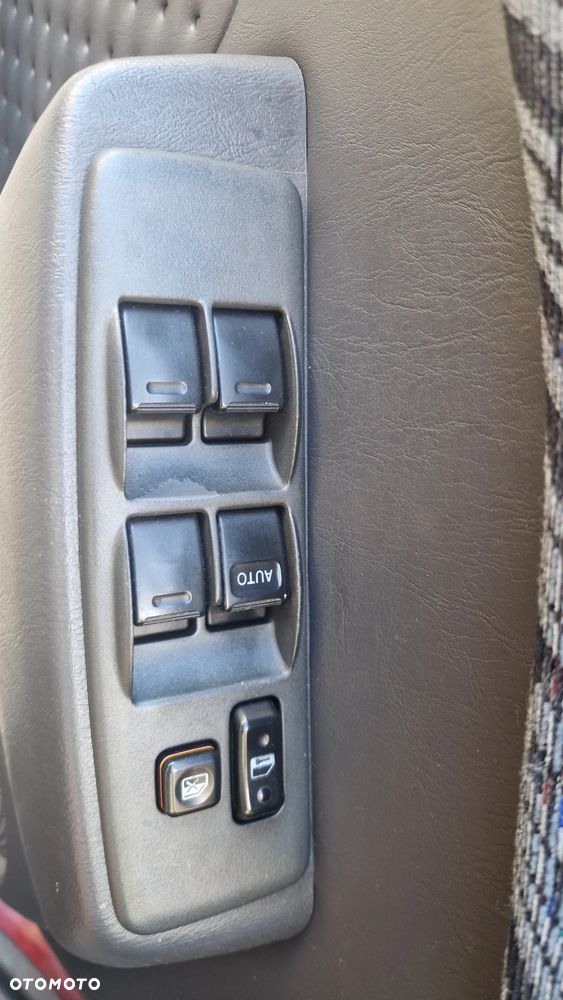 Toyota RAV4 2.0 - 19