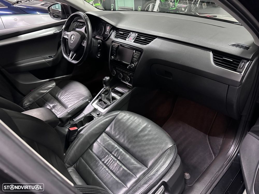 Skoda Octavia 2.0 TDI Sportline - 18