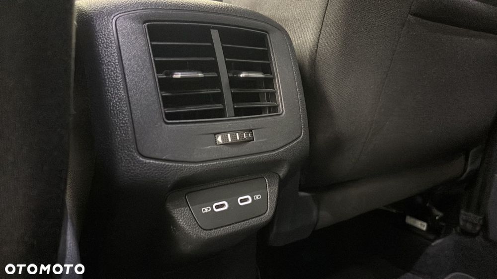 Volkswagen T-Roc 1.5 TSI Style DSG - 21