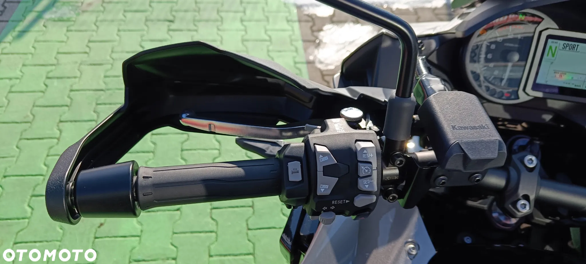 Kawasaki Versys 1000 - 11