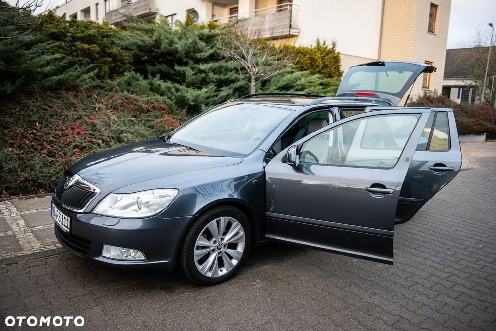 Skoda Octavia 1.8 TSI DSG Laurin & Klement - 8
