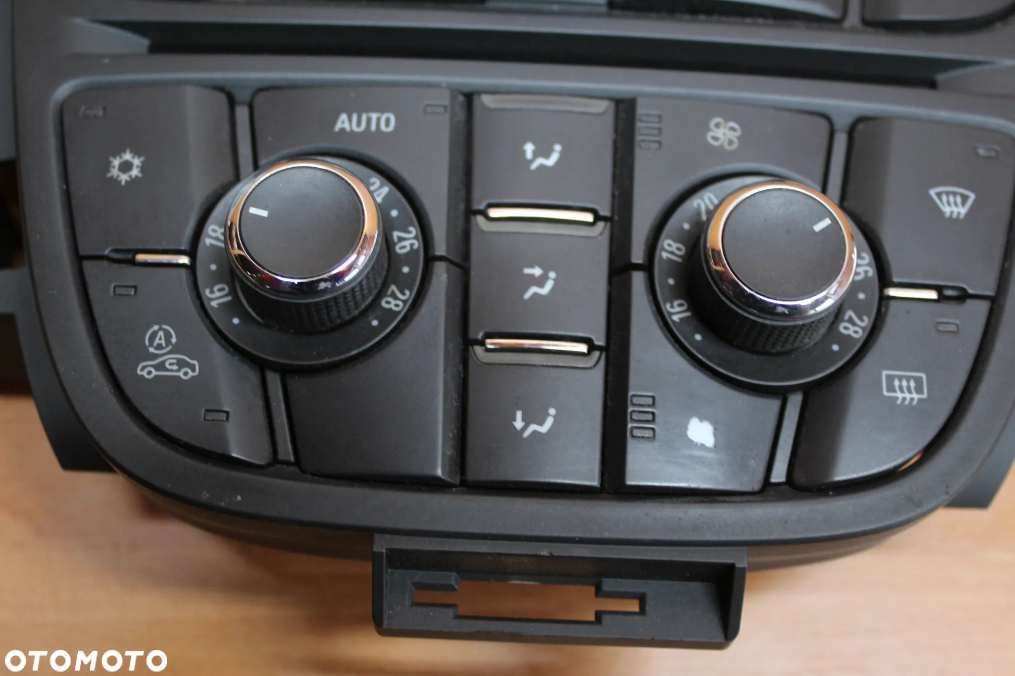 RADIO PANEL WYŚWIETLACZ PANEL KLIMATYZACJI OPEL ASTRA J CD500 EUROPA 13337251 13346052 13346098 13223793 - 10