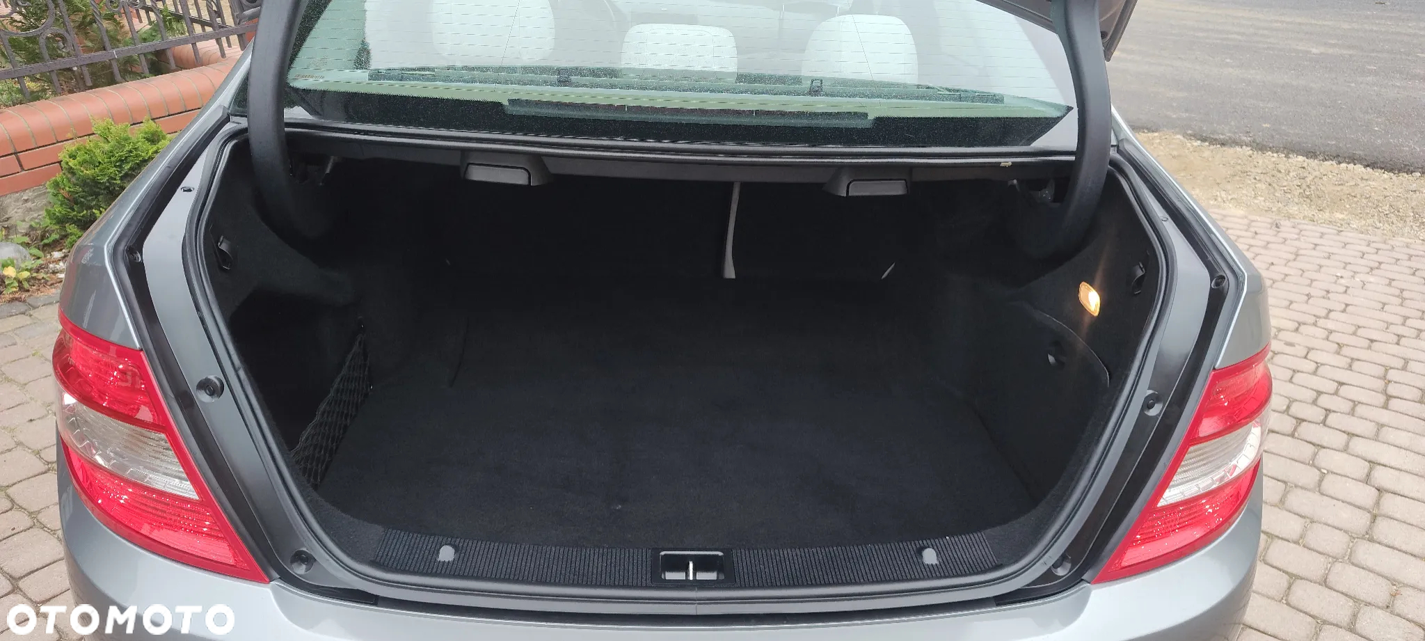 Mercedes-Benz Klasa C 180 T Kompressor BlueEFFICIENCY Elegance - 15