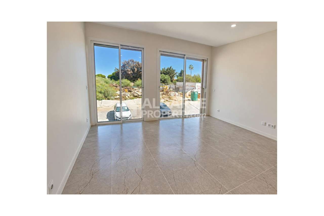 Apartamento T2 no Centro de Quarteira Próximo da Praia - Grande imagem: 2/30