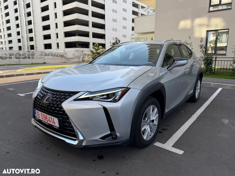 Lexus UX 250h E-FOUR Business