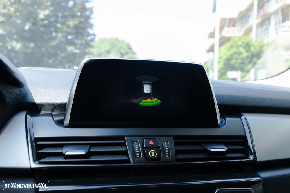 BMW 225xe Active Tourer - 29