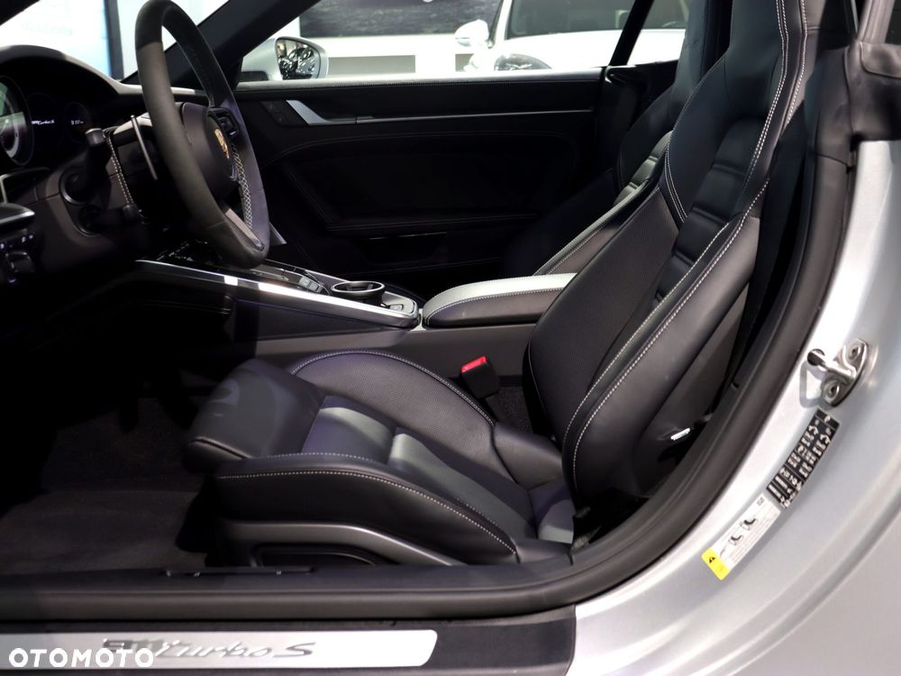 Porsche 911 Turbo S - 17