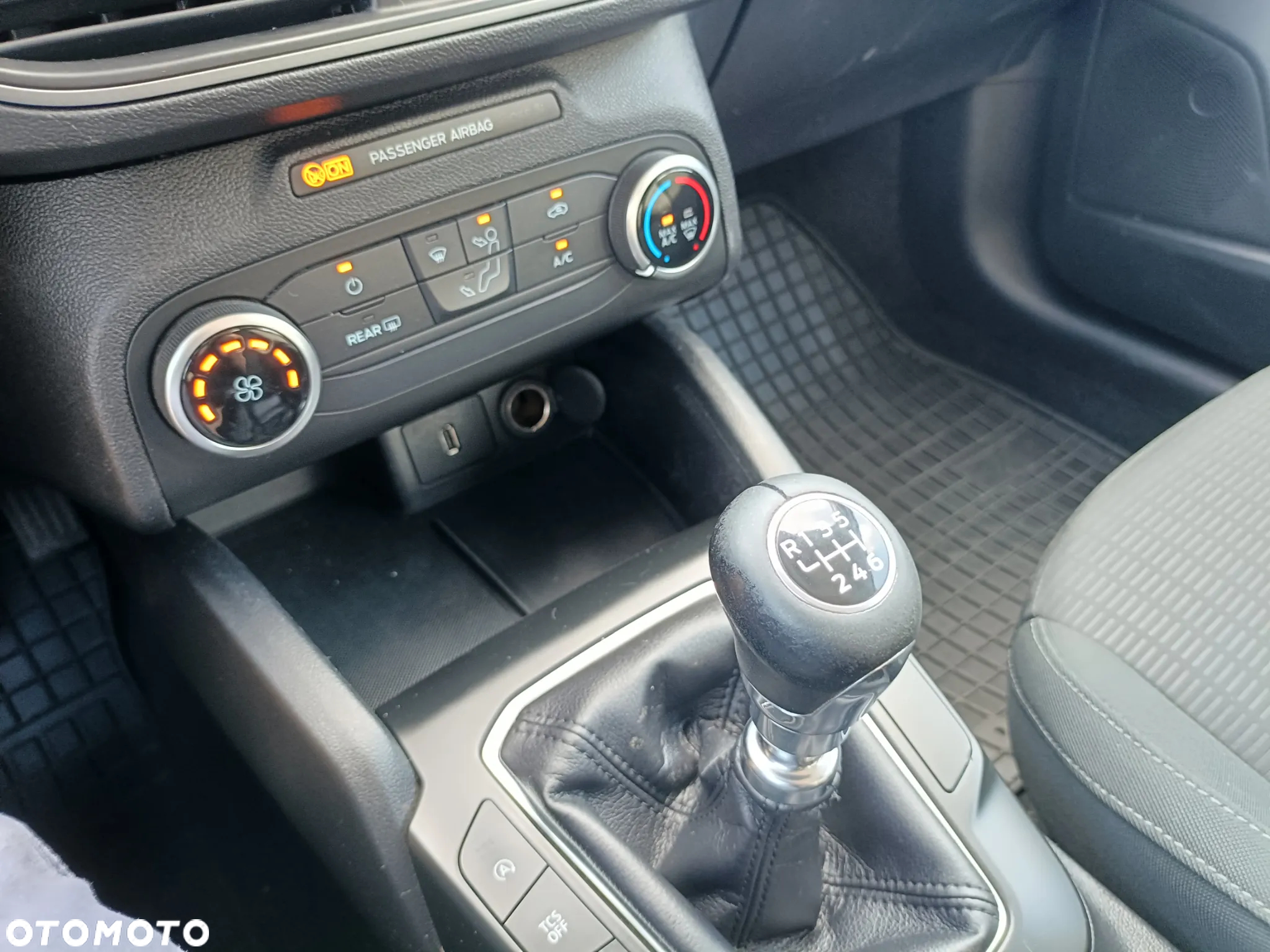 Ford Focus - 22