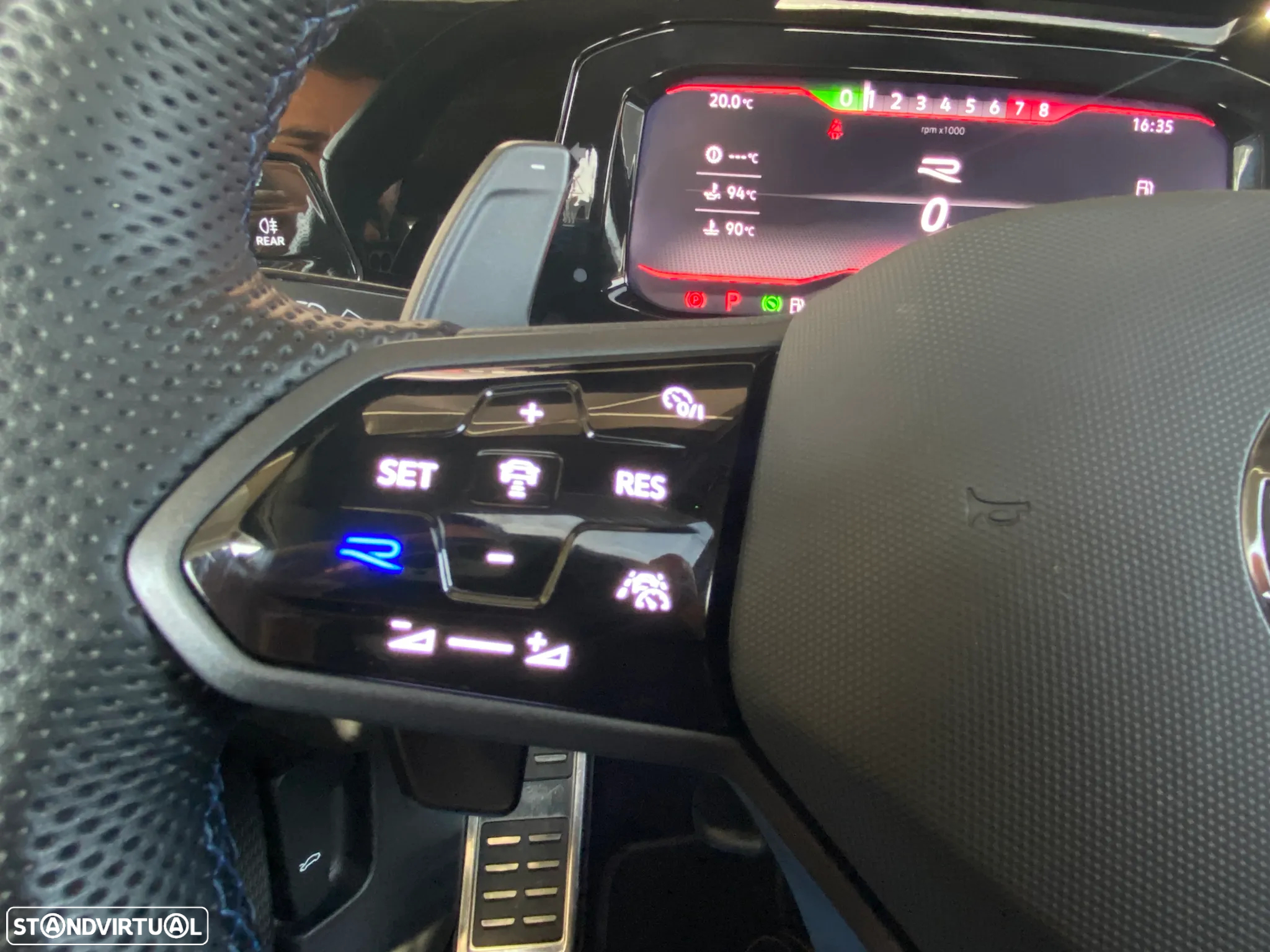 VW Golf 2.0 TSI OPF 4Motion DSG R Performance - 21