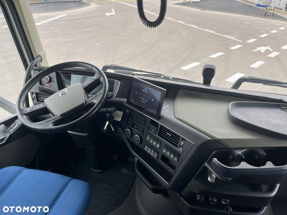 Volvo FH460 I-Save Globetrotter XL - 7