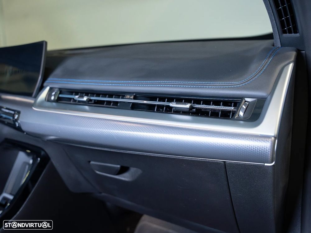 BMW iX1 eDrive20 Pack Desportivo M - 19