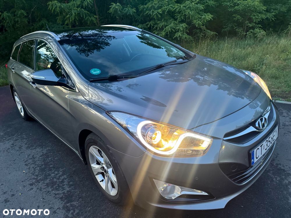 Hyundai i40 i40cw 1.7 CRDi Automatik Fifa World Cup Edition Gold - 40