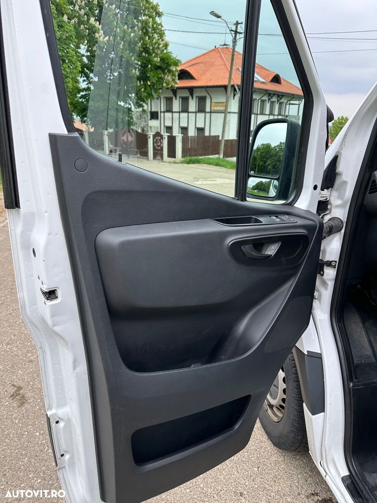 Mercedes-Benz Sprinter - 19