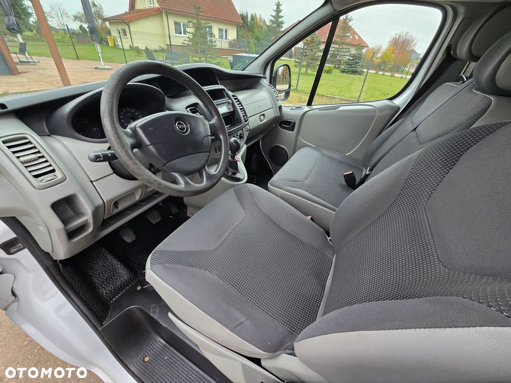 Opel Vivaro - 8