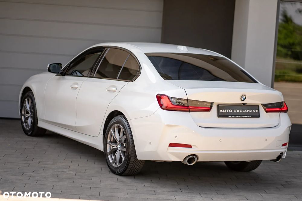 BMW Seria 3 320i Luxury Line - 24