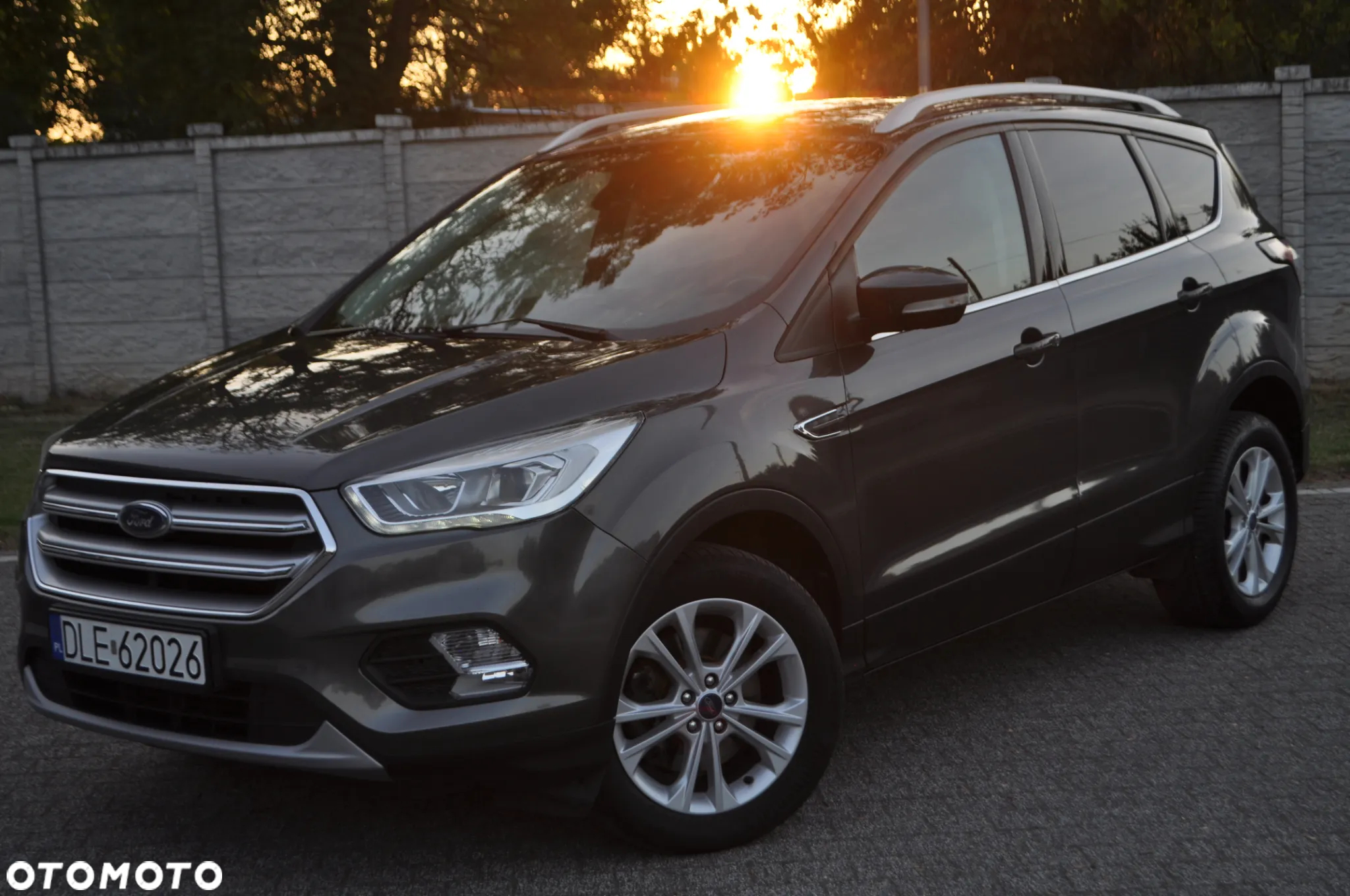 Ford Kuga 2.0 TDCi 2x4 Titanium - 4