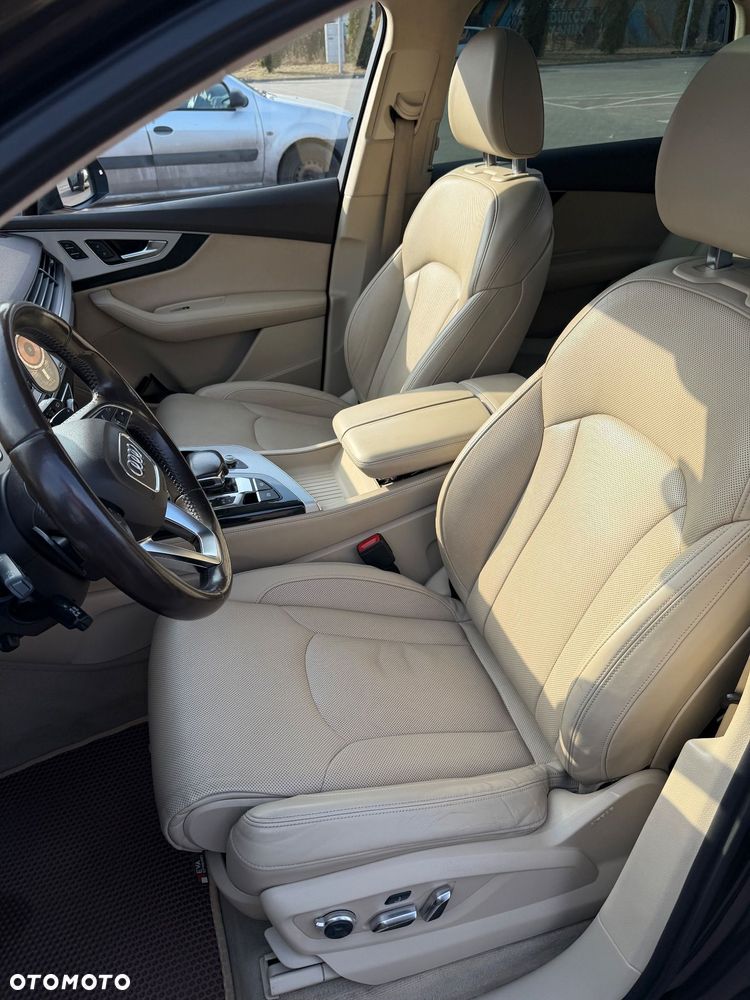 Audi Q7 - 11