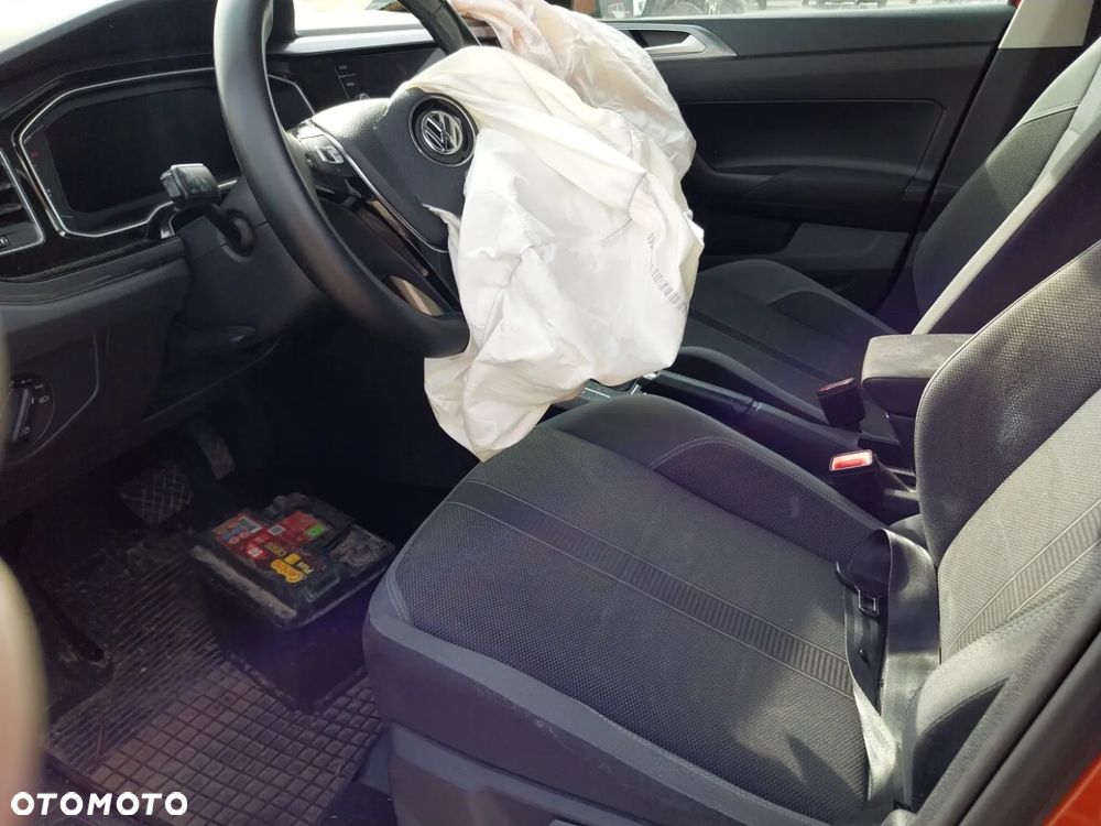 Volkswagen Polo 1.0 TSI Highline DSG - 11