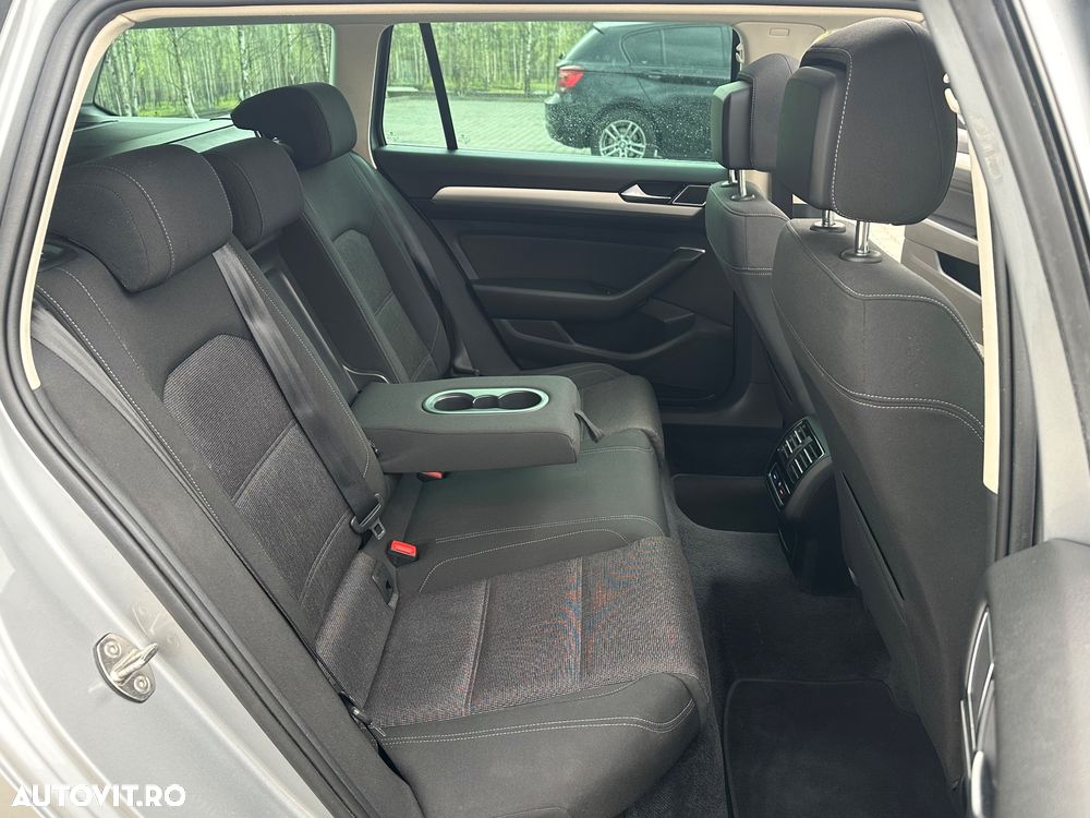 Volkswagen Passat 1.6 TDI SCR DSG Comfortline - 8